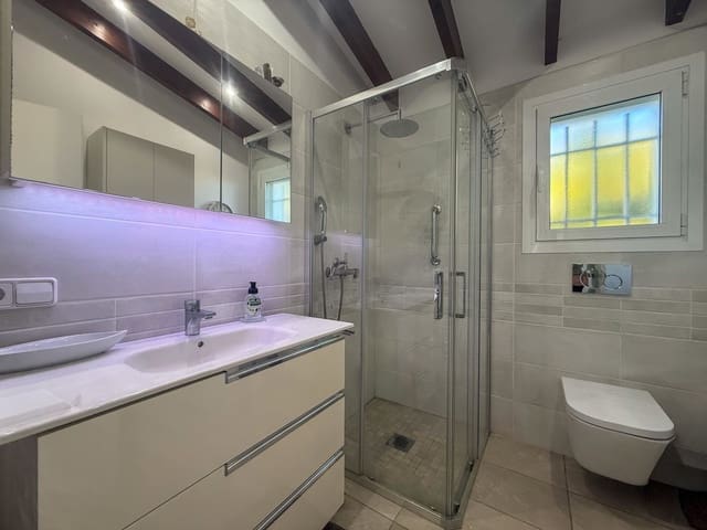 Chalet de 4 habitaciones en Pego en venta con piscina garaje - 540.000 € (Ref: 10166842)