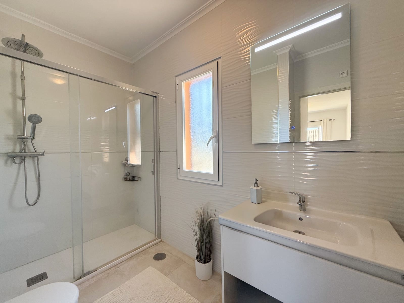 4 bedroom Villa for sale in Albir with pool garage - € 599,000 (Ref: 10166843)