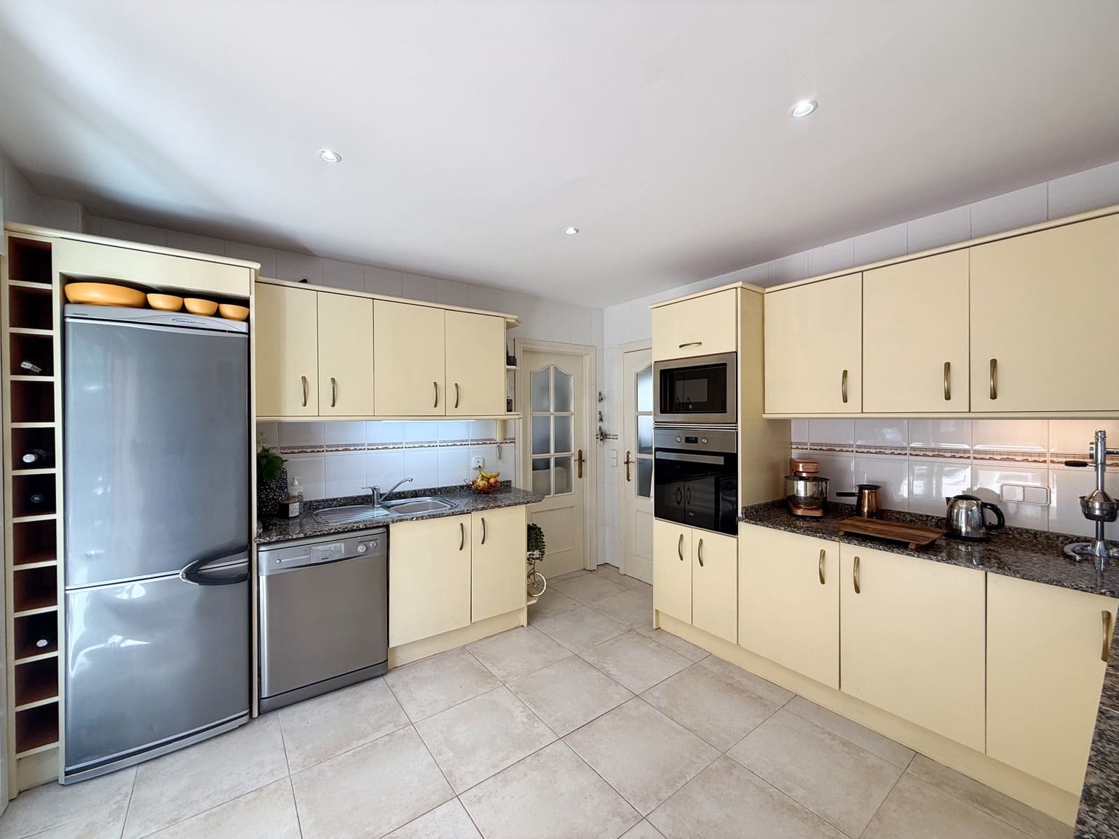 4 bedroom Villa for sale in Albir with pool garage - € 599,000 (Ref: 10166843)