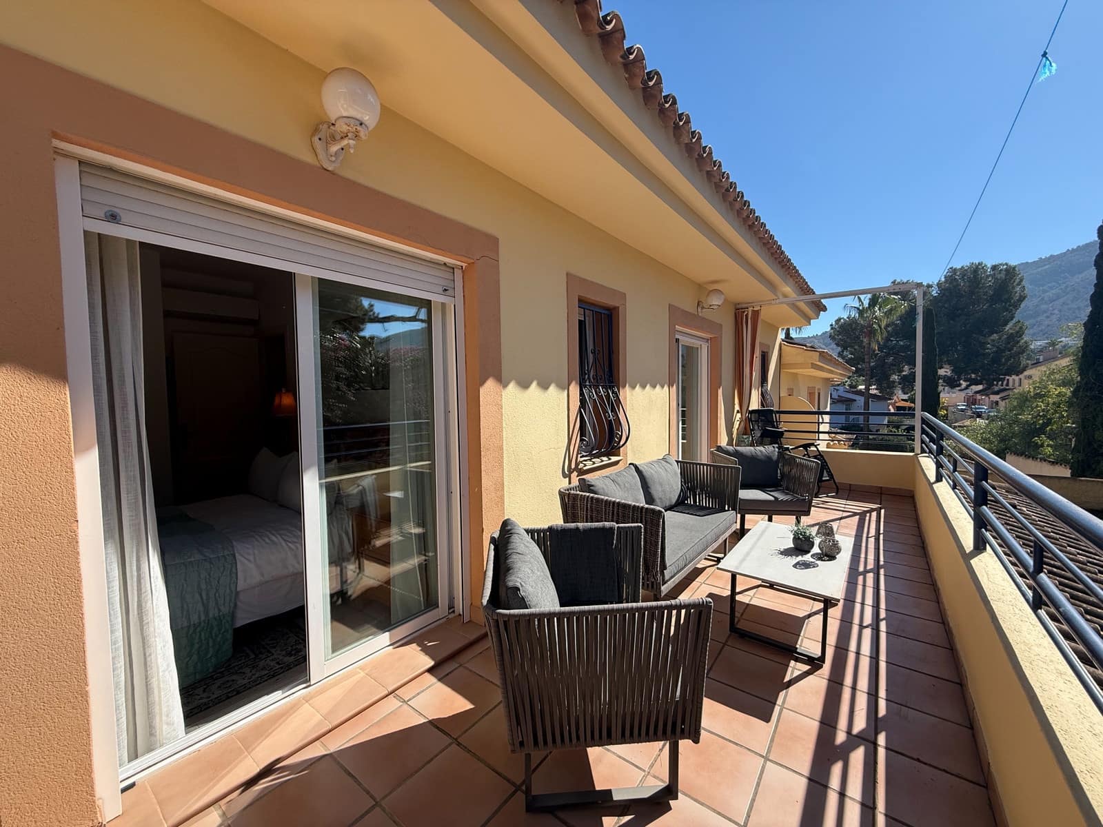 4 bedroom Villa for sale in Albir with pool garage - € 599,000 (Ref: 10166843)
