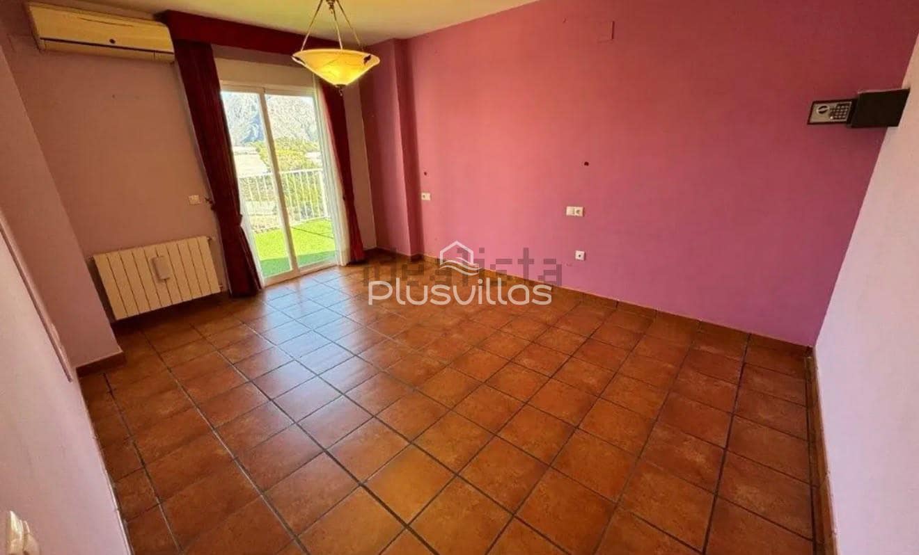 5 bedroom Villa for sale in Callosa d'En Sarria with pool - € 450,000 (Ref: 10166844)