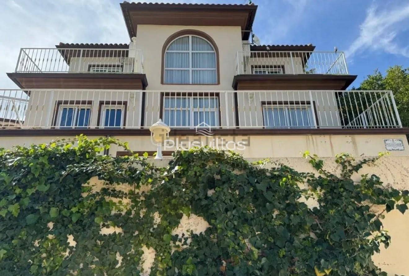 5 bedroom Villa for sale in Callosa d'En Sarria with pool - € 450,000 (Ref: 10166844)