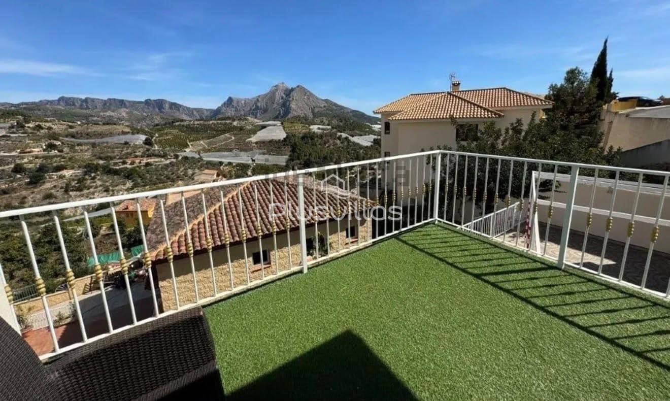 5 bedroom Villa for sale in Callosa d'En Sarria with pool - € 450,000 (Ref: 10166844)
