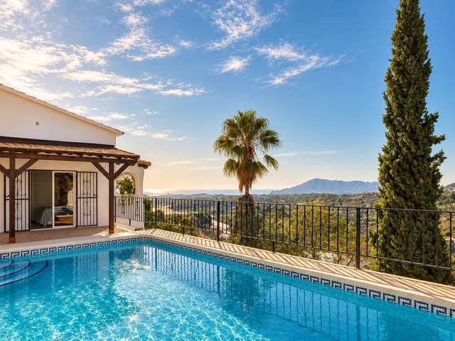 4 slaapkamer Villa te koop in Callosa d'En Sarrià met zwembad - € 445.000 (Ref: 10177382)