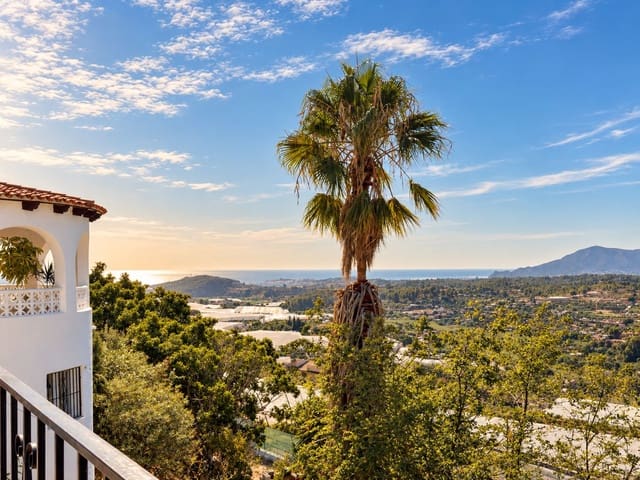 4 slaapkamer Villa te koop in Callosa d'En Sarrià met zwembad - € 445.000 (Ref: 10177382)