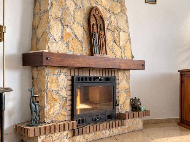 4 slaapkamer Villa te koop in Callosa d'En Sarrià met zwembad - € 445.000 (Ref: 10177382)