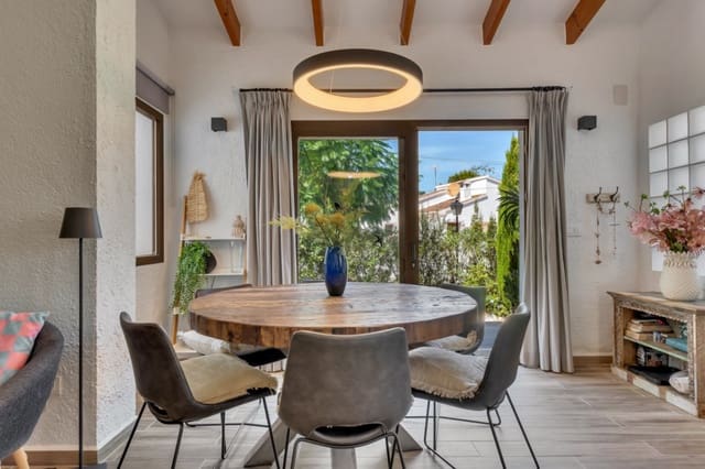 3 quarto Bungalow para venda em Casco Urbano, Teulada-Moraira com piscina garagem - 469 000 € (Ref: 10180791)