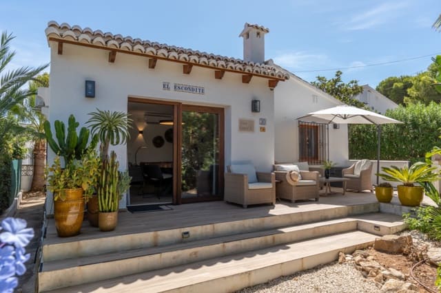 3 quarto Bungalow para venda em Casco Urbano, Teulada-Moraira com piscina garagem - 469 000 € (Ref: 10180791)