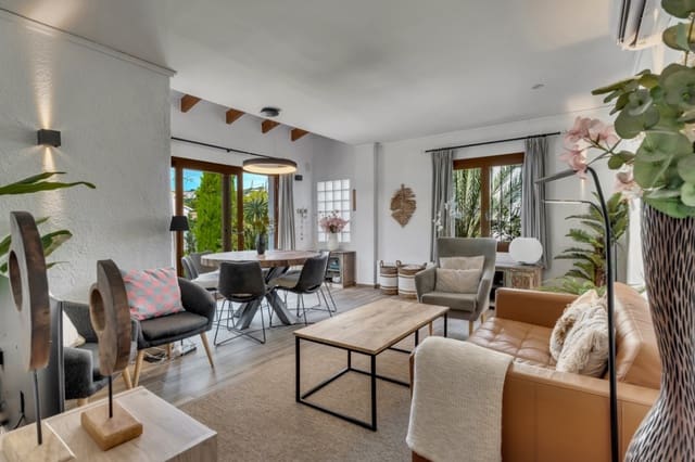3 quarto Bungalow para venda em Casco Urbano, Teulada-Moraira com piscina garagem - 469 000 € (Ref: 10180791)