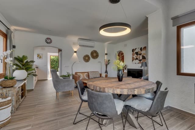 3 quarto Bungalow para venda em Casco Urbano, Teulada-Moraira com piscina garagem - 469 000 € (Ref: 10180791)
