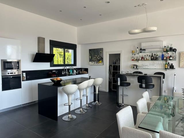 4 Zimmer Villa zu verkaufen in Casco Urbano, Teulada-Moraira mit Pool Garage - 1.299.000 € (Ref: 10180792)