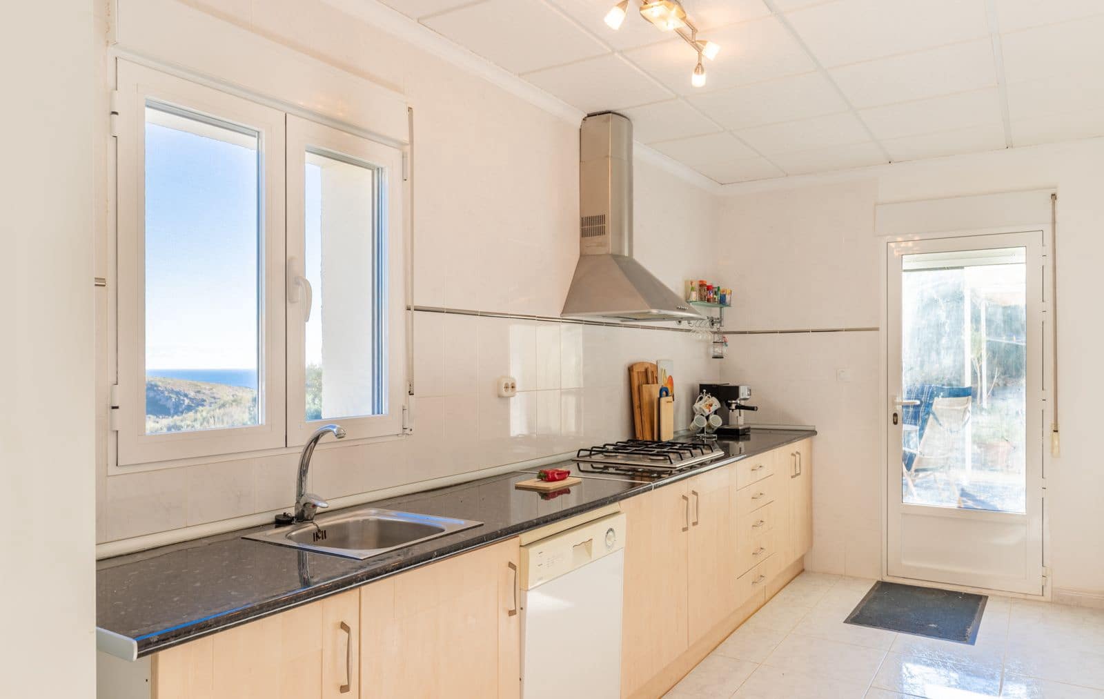 4 bedroom Villa for sale in Benitachell / Benitatxell with pool garage - € 560,000 (Ref: 10185158)