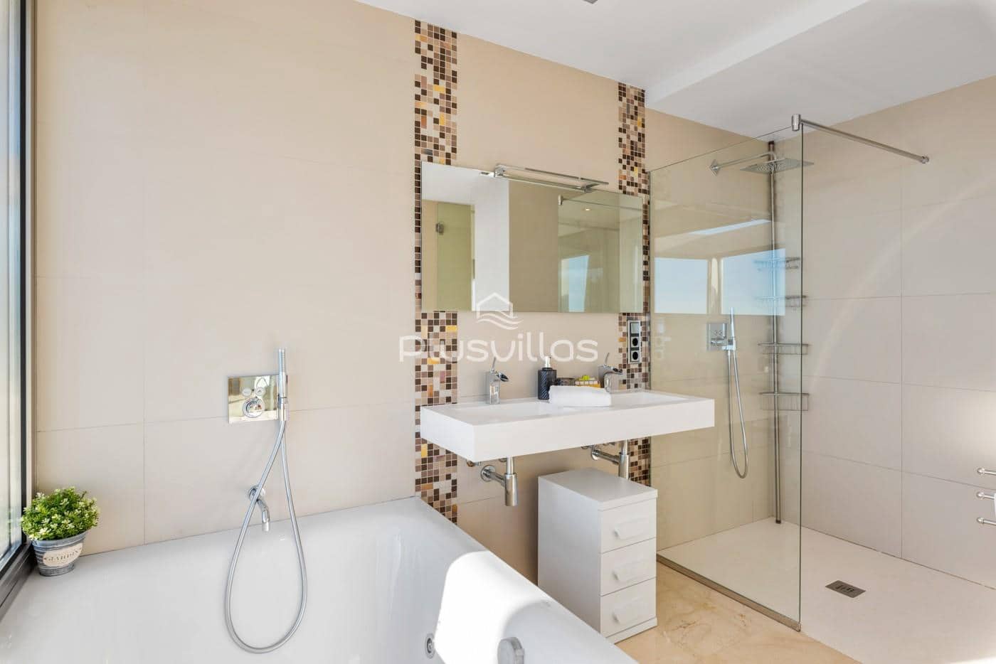 5 Zimmer Villa zu verkaufen in Altea mit Pool - 6.400.000 € (Ref: 5100664)