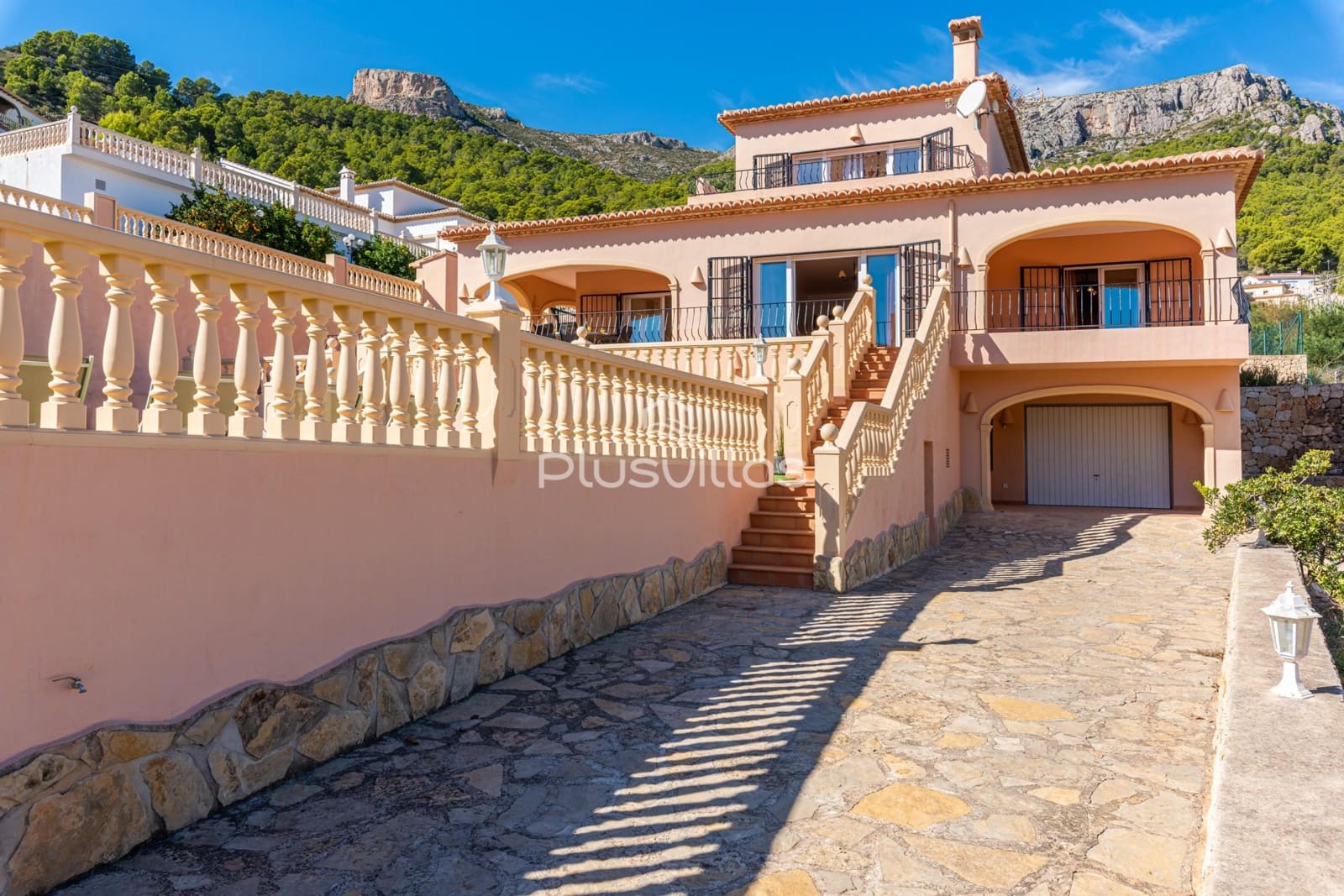 4 soveværelse Villa til salg i Calpe / Calp med swimmingpool - € 665.000 (Ref: 5473960)