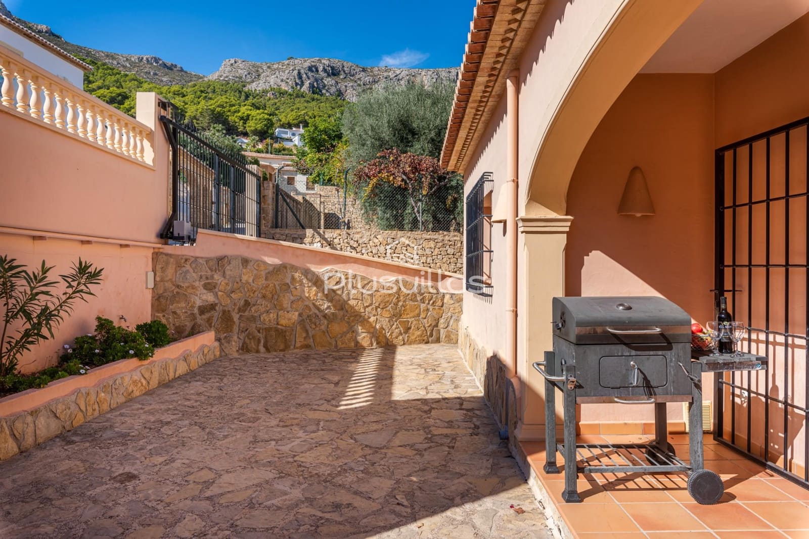 4 soveværelse Villa til salg i Calpe / Calp med swimmingpool - € 665.000 (Ref: 5473960)