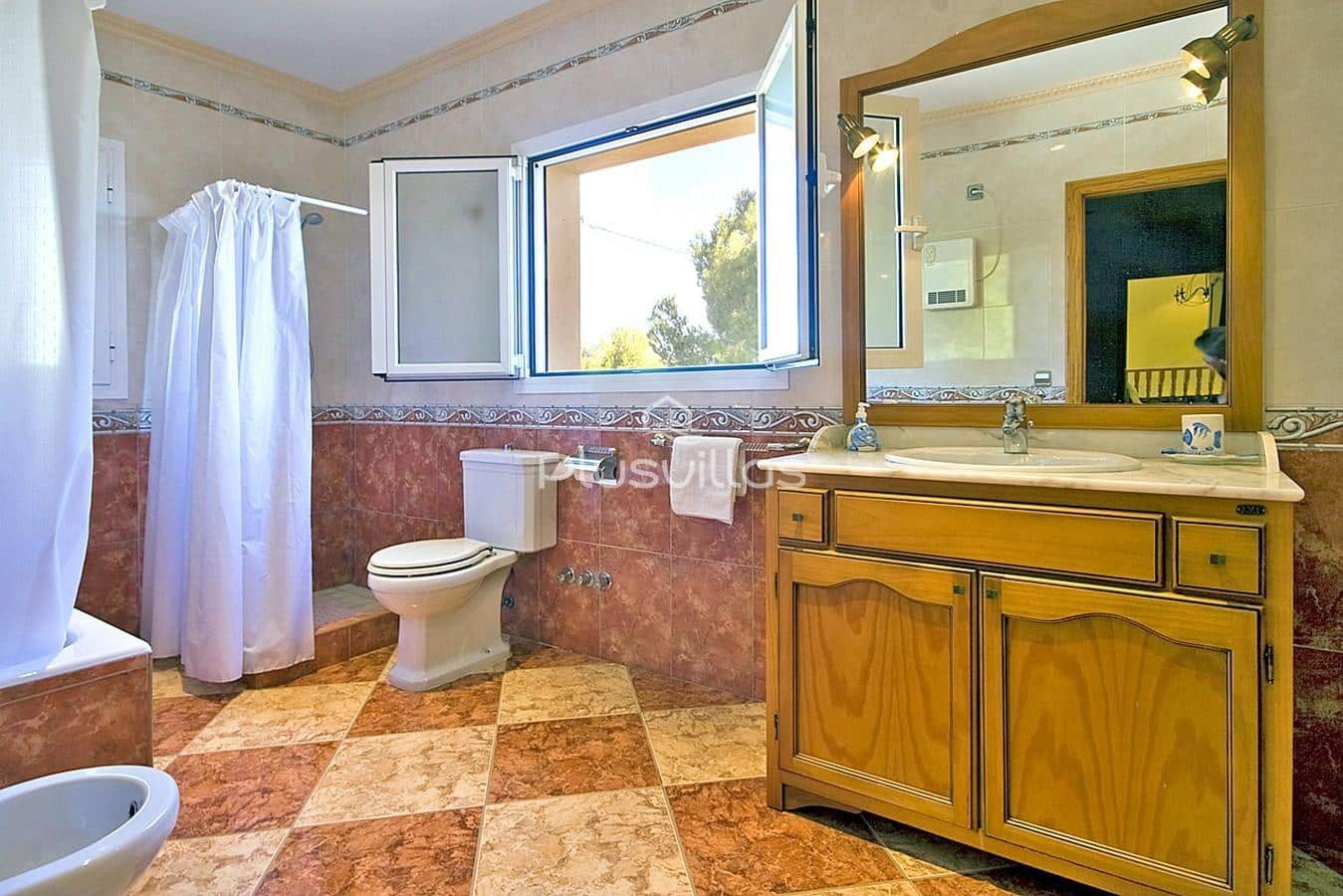 8 bedroom Villa for sale in Calpe / Calp with pool - € 900,000 (Ref: 6361817)