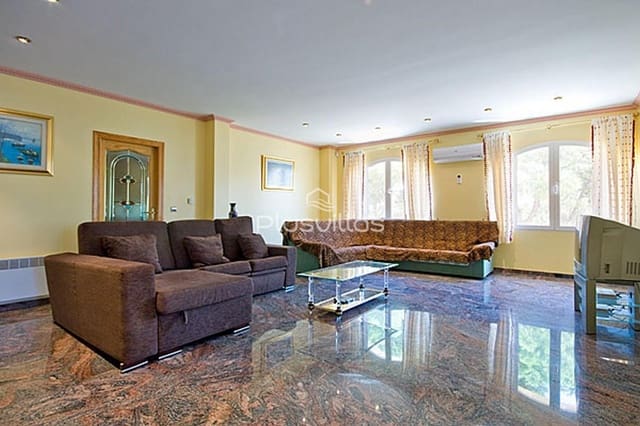 8 bedroom Villa for sale in Cometa - Carrió, Calpe / Calp with pool - € 900,000 (Ref: 6361817)