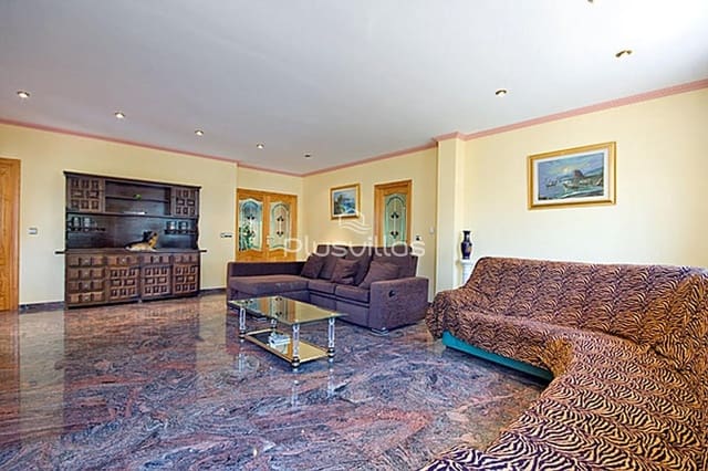 8 bedroom Villa for sale in Cometa - Carrió, Calpe / Calp with pool - € 900,000 (Ref: 6361817)