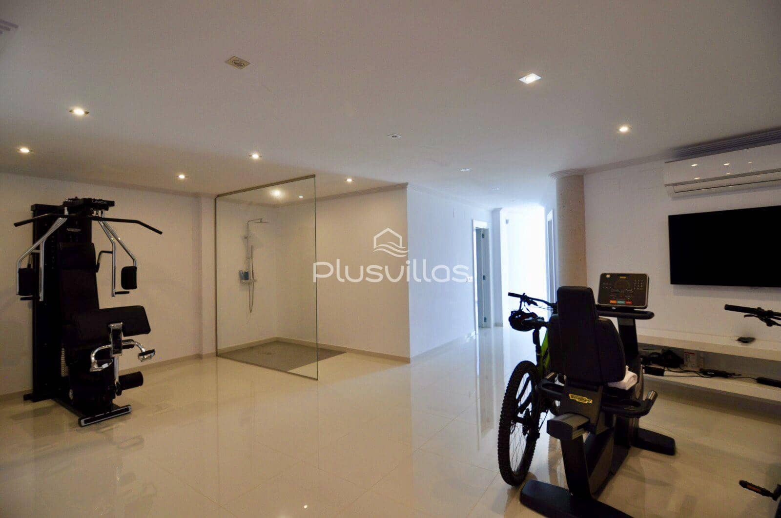 5 bedroom Villa for sale in Benissa with pool - € 2,450,000 (Ref: 6880648)