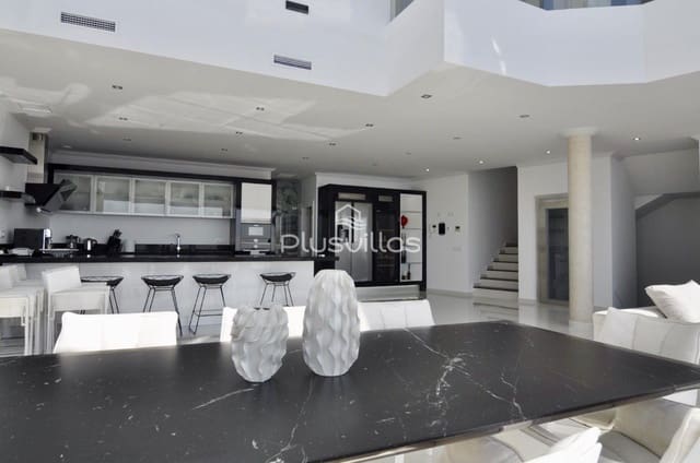 5 bedroom Villa for sale in Benissa with pool - € 2,450,000 (Ref: 6880648)