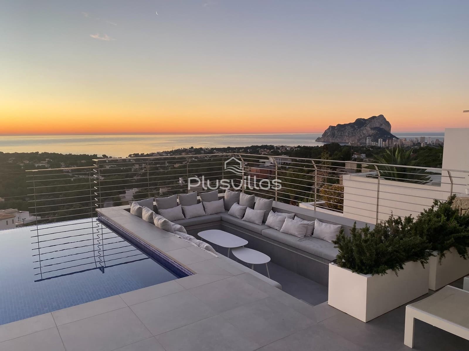 5 bedroom Villa for sale in Benissa with pool - € 2,450,000 (Ref: 6880648)