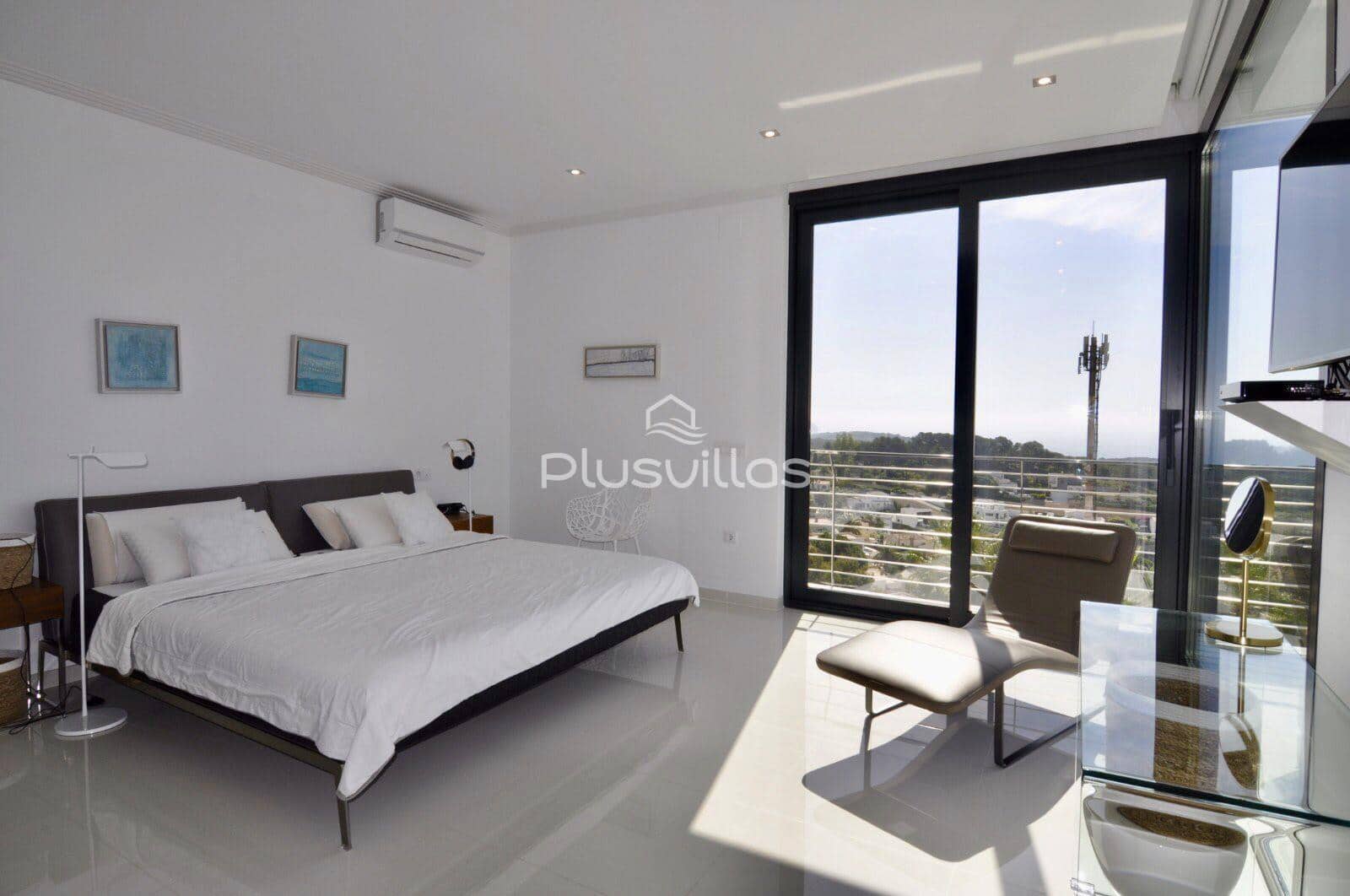 5 bedroom Villa for sale in Benissa with pool - € 2,450,000 (Ref: 6880648)