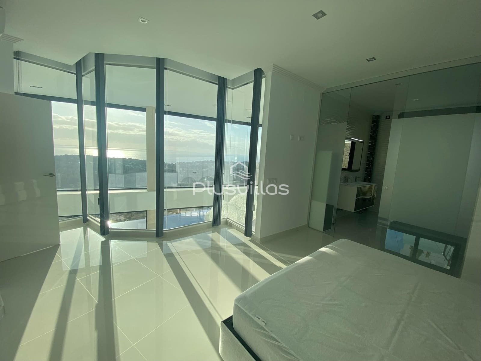 5 bedroom Villa for sale in Benissa with pool - € 2,450,000 (Ref: 6880648)