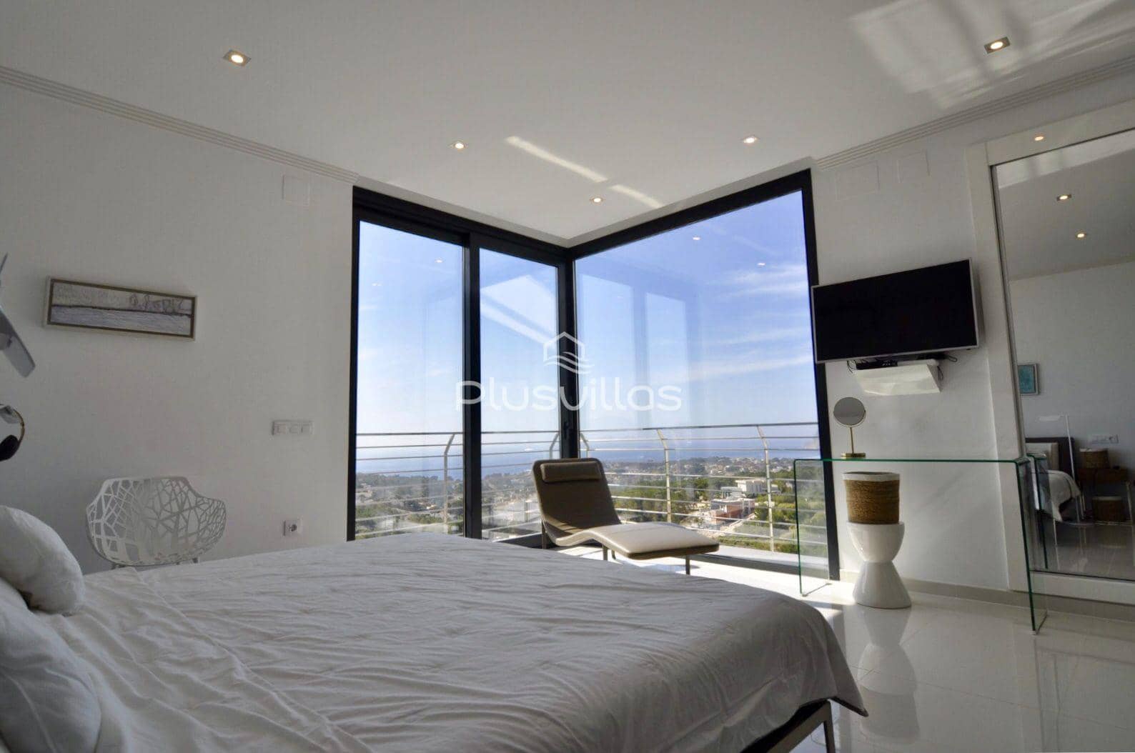 5 bedroom Villa for sale in Benissa with pool - € 2,450,000 (Ref: 6880648)