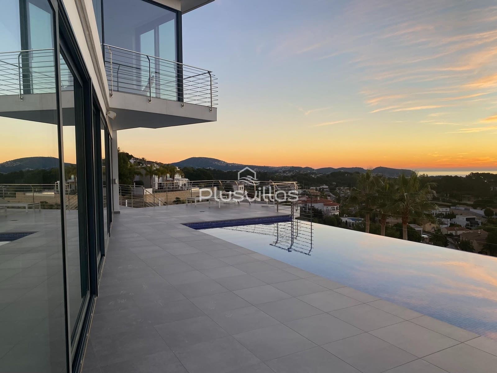 5 bedroom Villa for sale in Benissa with pool - € 2,450,000 (Ref: 6880648)