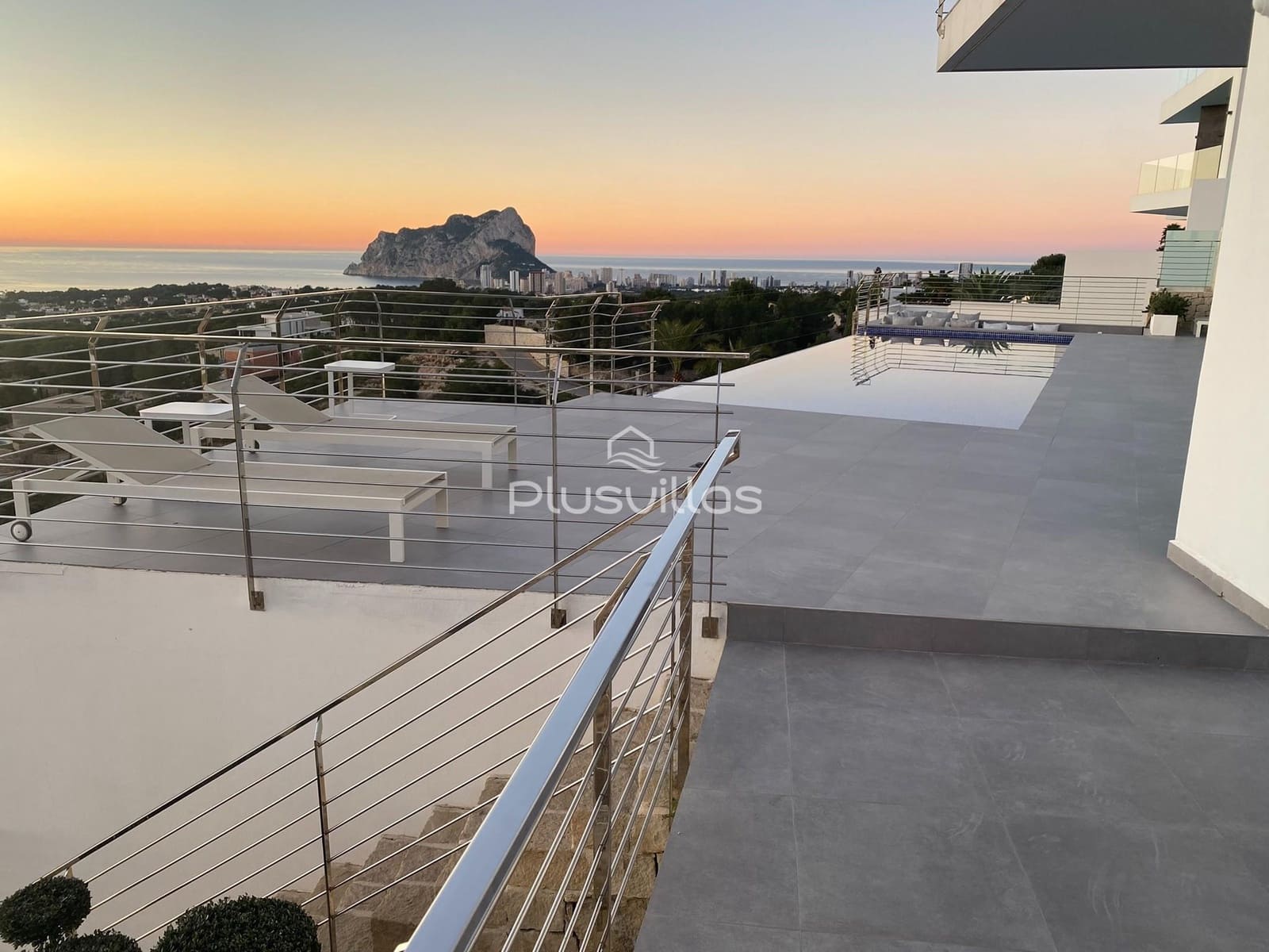 5 bedroom Villa for sale in Benissa with pool - € 2,450,000 (Ref: 6880648)