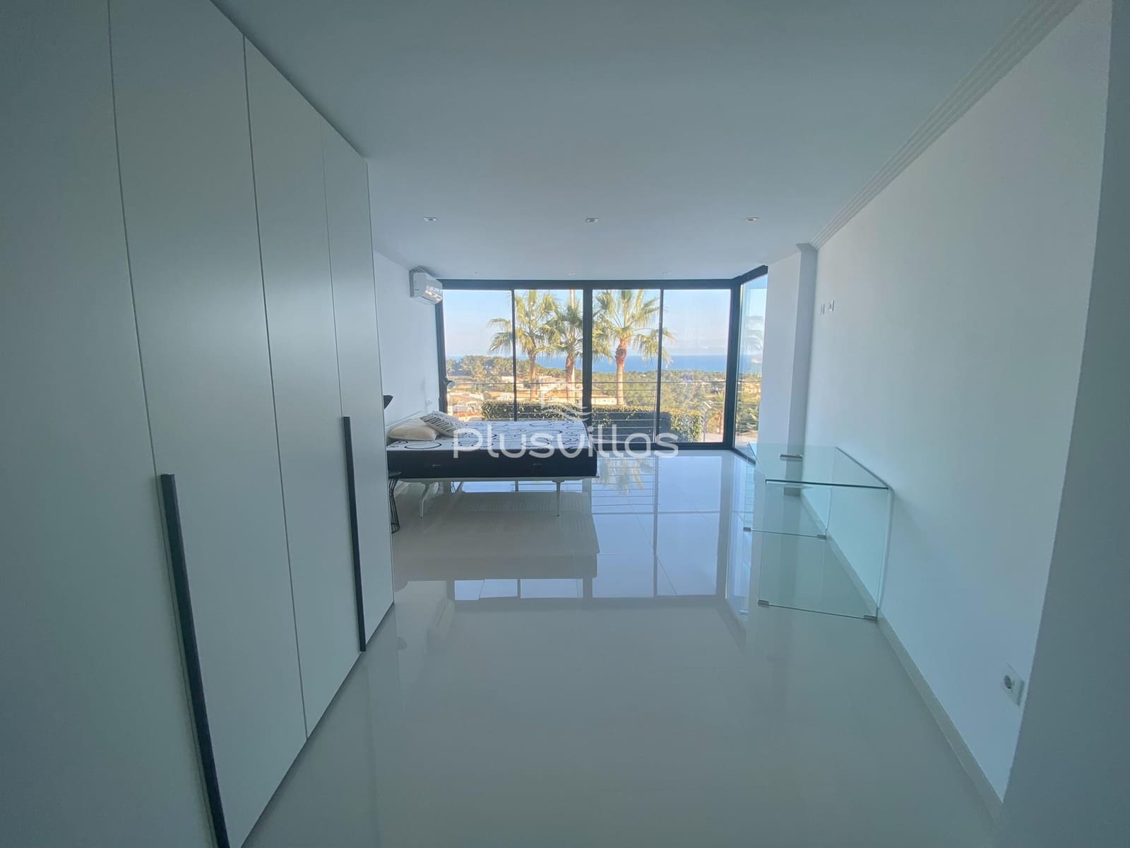 5 bedroom Villa for sale in Benissa with pool - € 2,450,000 (Ref: 6880648)