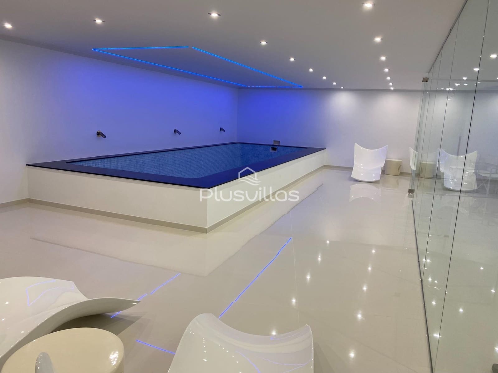 5 bedroom Villa for sale in Benissa with pool - € 2,450,000 (Ref: 6880648)