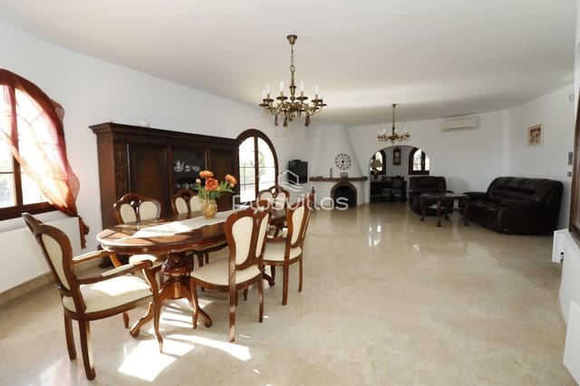 Chalet de 4 habitaciones en Altea en venta con piscina - 1.350.000 € (Ref: 7133712)
