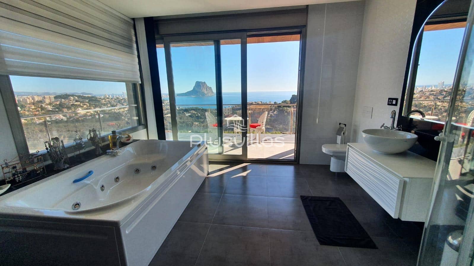 5 soveværelse Villa til salg i Calpe / Calp med swimmingpool - € 1.950.000 (Ref: 7444300)