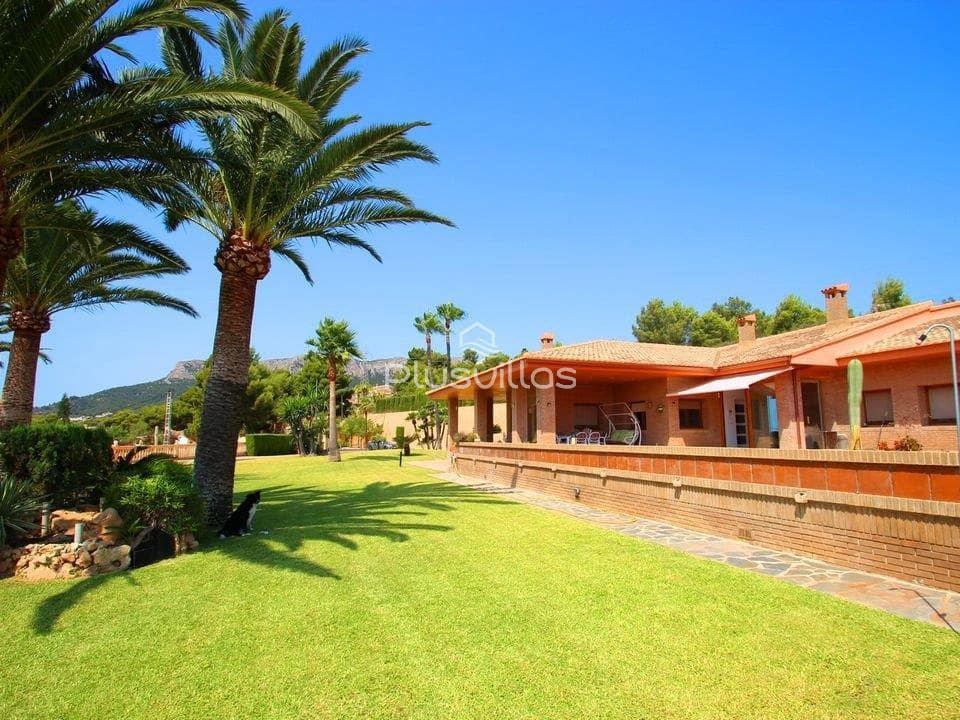 5 soverom Villa til salgs i Calpe / Calp med svømmebasseng - € 2 200 000 (Ref: 7477324)