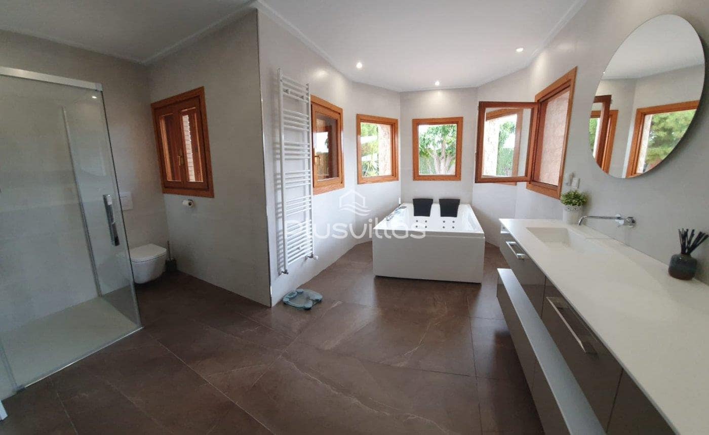 5 soverom Villa til salgs i Calpe / Calp med svømmebasseng - € 2 200 000 (Ref: 7477324)