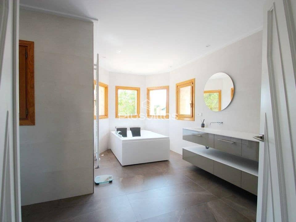 5 soverom Villa til salgs i Calpe / Calp med svømmebasseng - € 2 200 000 (Ref: 7477324)