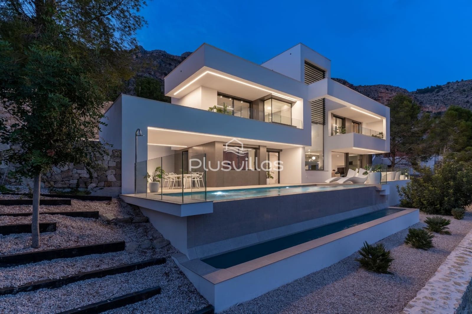 3 bedroom Villa for sale in Altea with pool - € 2,250,000 (Ref: 7540053)