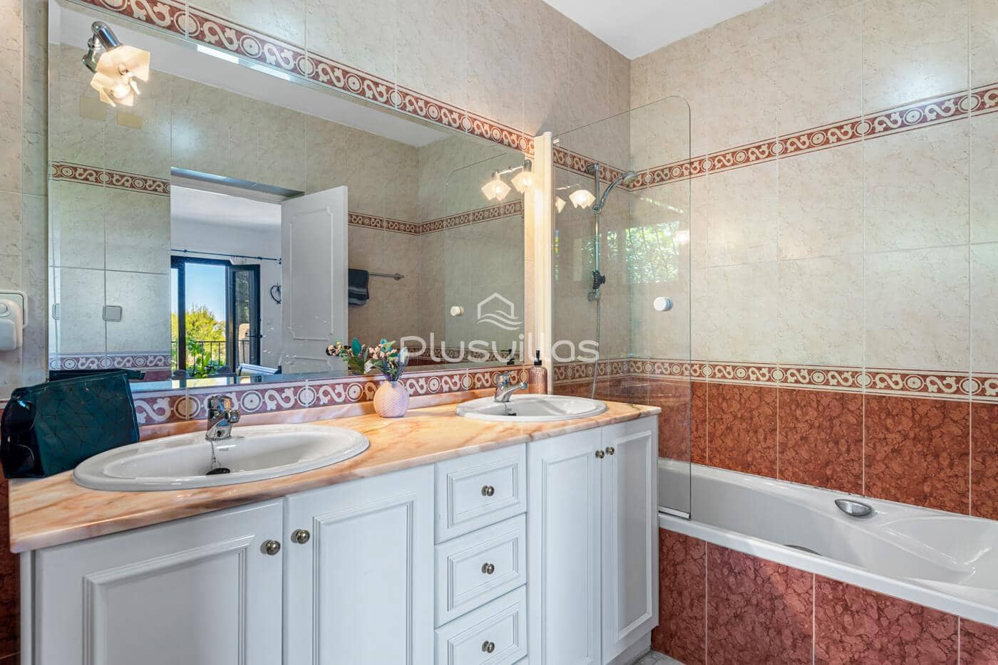 5 bedroom Villa for sale in Altea with pool - € 1,590,000 (Ref: 7855707)