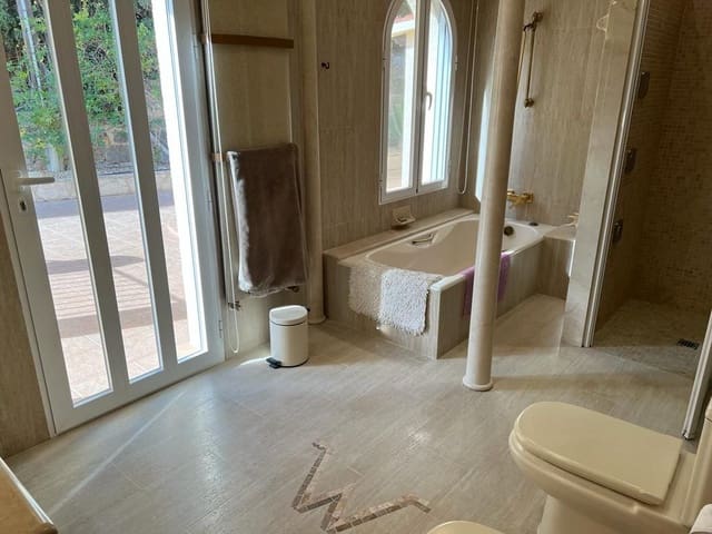 5 bedroom Villa for sale in Altea la Vella, Altea with pool - € 1,375,000 (Ref: 7991517)