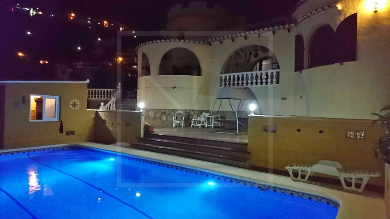 5 soveværelse Villa til salg i Benitachell / Benitatxell med swimmingpool - € 585.000 (Ref: 8142996)