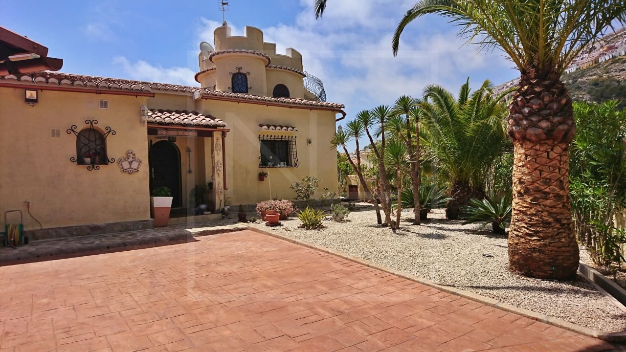 5 soveværelse Villa til salg i Benitachell / Benitatxell med swimmingpool - € 585.000 (Ref: 8142996)