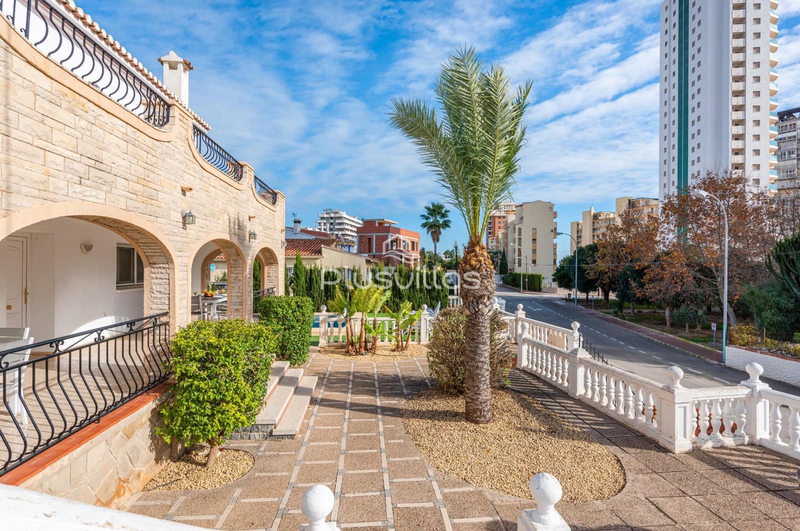 13 sovrum Villa till salu i Calpe / Calp med pool - 2 125 000 € (Ref: 8229676)