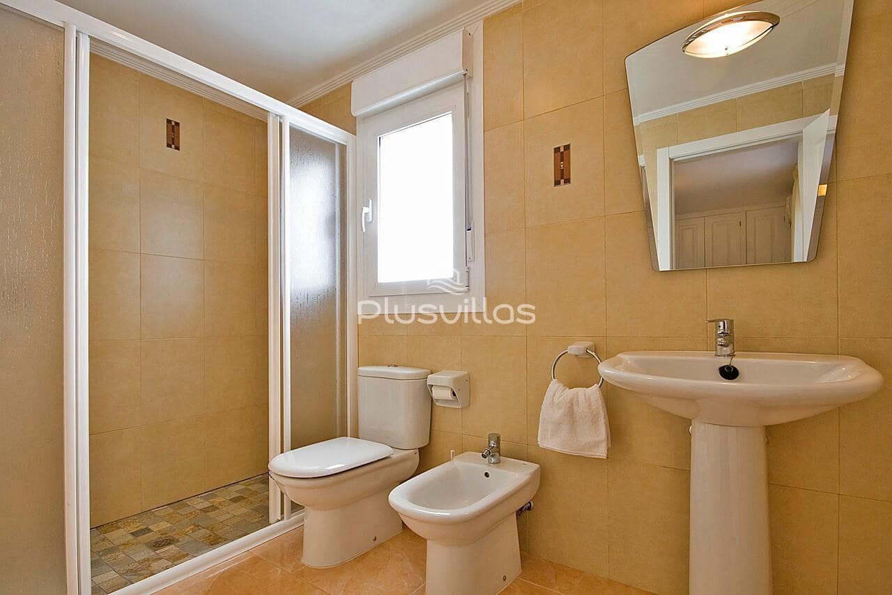 13 sovrum Villa till salu i Calpe / Calp med pool - 2 125 000 € (Ref: 8229676)