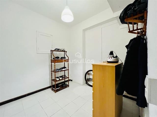 4 bedroom Commercial for sale in Pueblo, Calpe / Calp - € 250,000 (Ref: 8323048)