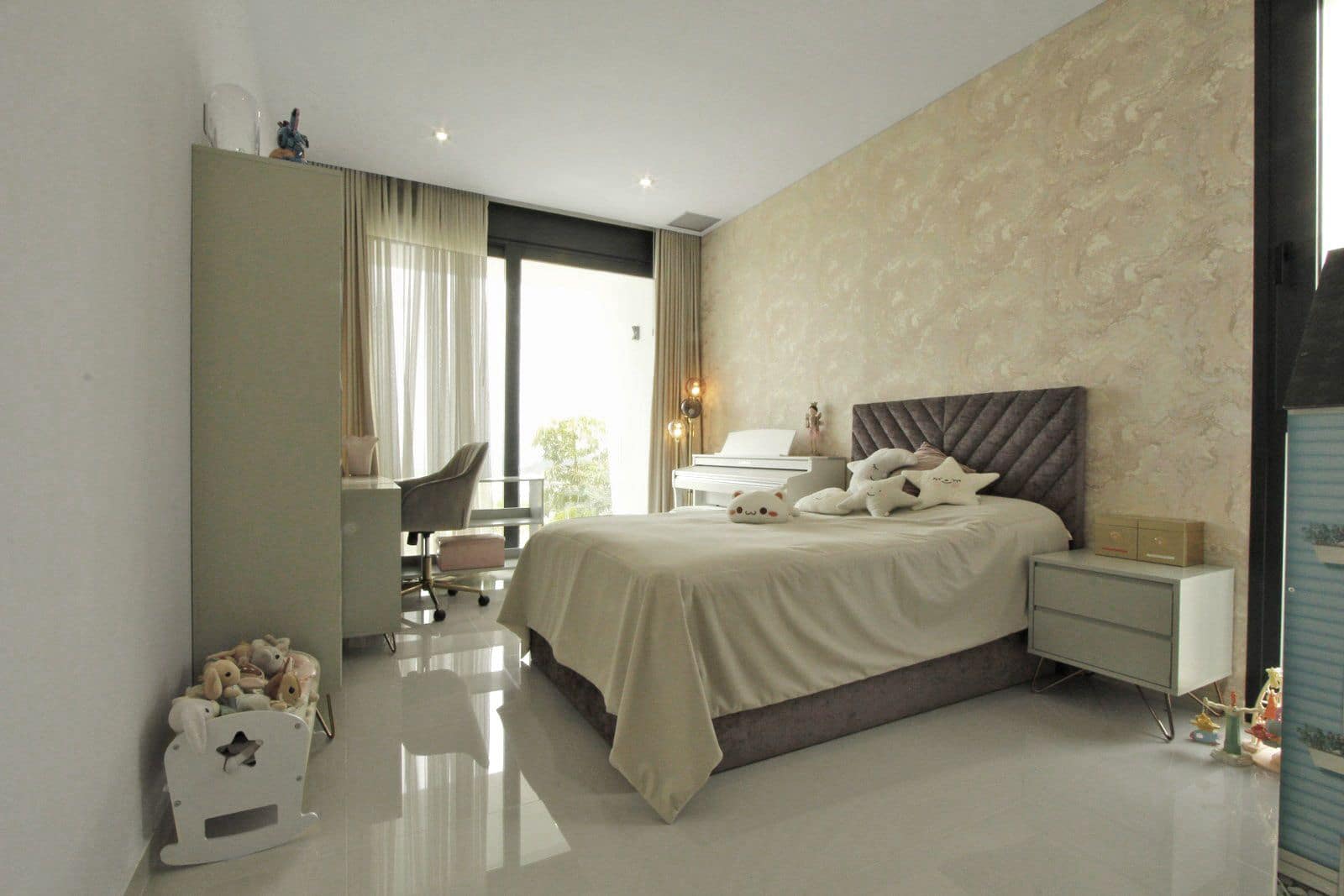 5 bedroom Villa for sale in Altea with pool - € 2,100,000 (Ref: 8405538)