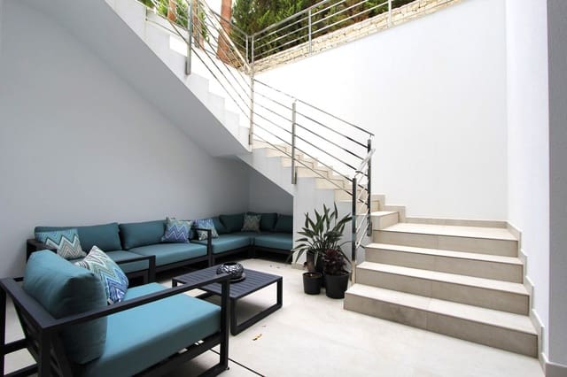 5 bedroom Villa for sale in Altea la Vella, Altea with pool - € 2,100,000 (Ref: 8405538)