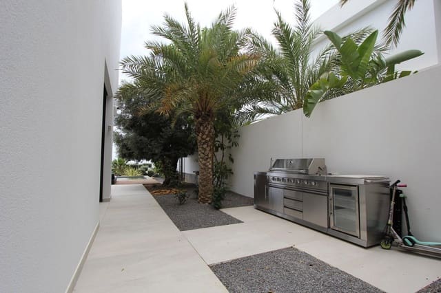 5 bedroom Villa for sale in Altea la Vella, Altea with pool - € 2,100,000 (Ref: 8405538)