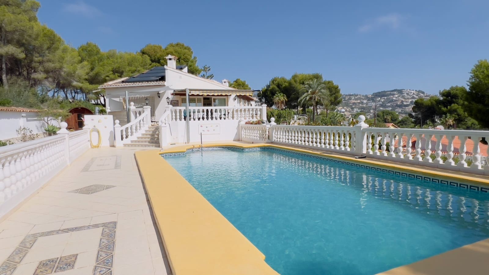 3 makuuhuone Huvila myytävänä paikassa Moraira mukana uima-altaan - 795 000 € (Ref: 8468187)