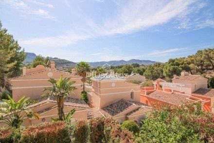 3 soveværelse Bungalow til salg i Calpe / Calp med swimmingpool - € 460.000 (Ref: 8489130)